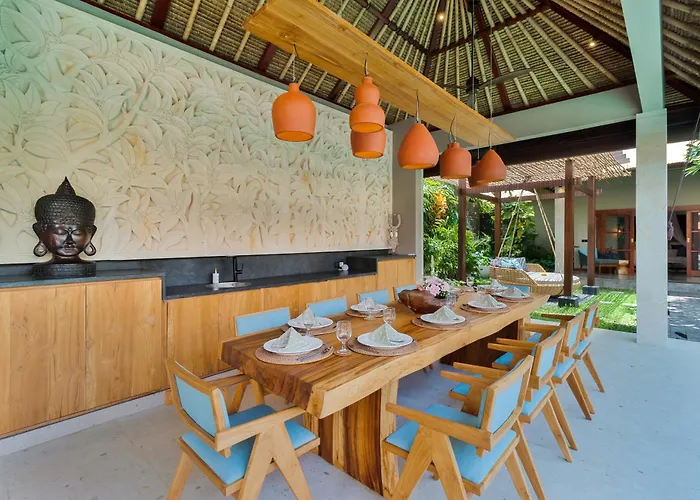 Mahkota Stunning 5 Bed, Newly Renovated, Villa
