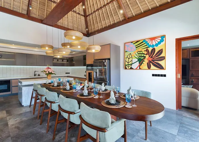 Mahkota Stunning 5 Bed, Newly Renovated, Seminyak (Bali)