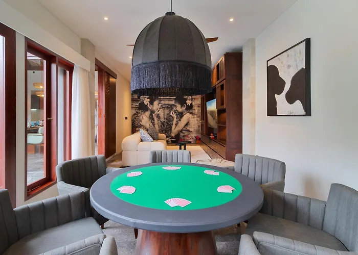 Mahkota Stunning 5 Bed, Newly Renovated,