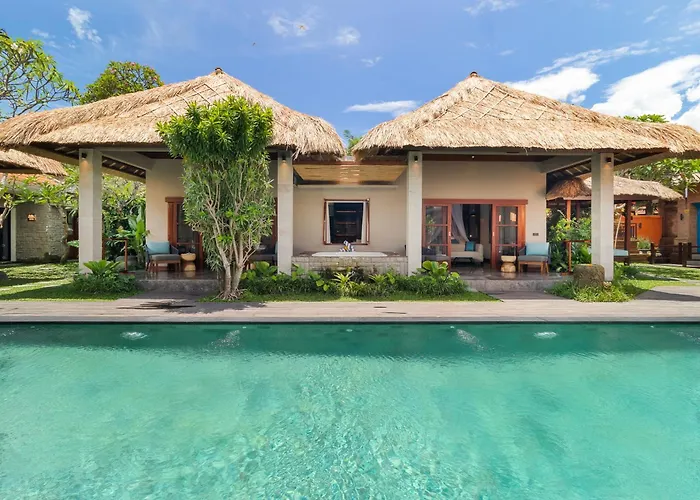 Mahkota Stunning 5 Bed, Newly Renovated, Villa