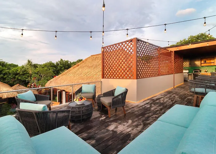 Mahkota Stunning 5 Bed, Newly Renovated, Villa