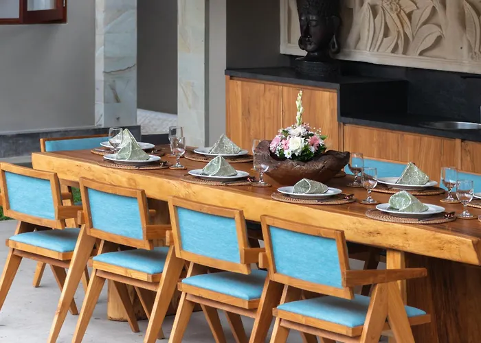 Mahkota Stunning 5 Bed, Newly Renovated, * Seminyak (Bali)