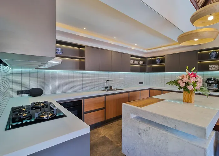 Mahkota Stunning 5 Bed, Newly Renovated, Villa *