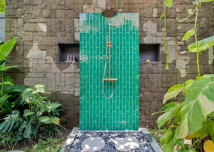 Mahkota Stunning 5 Bed, Newly Renovated, * Seminyak (Bali)