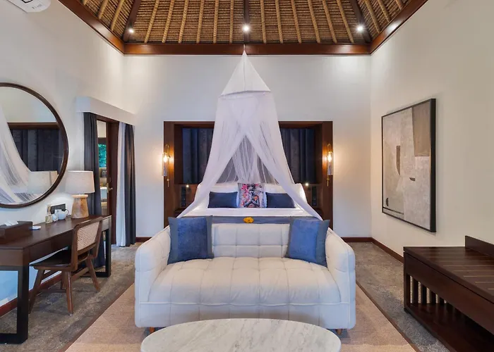 Mahkota Stunning 5 Bed, Newly Renovated, Villa *
