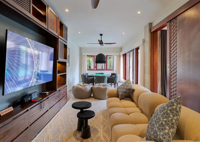 Mahkota Stunning 5 Bed, Newly Renovated, * Seminyak (Bali)